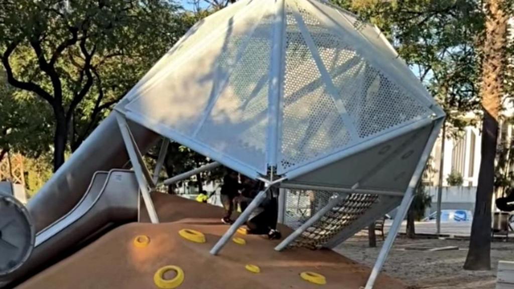 Icosàedre del parc de la Barceloneta