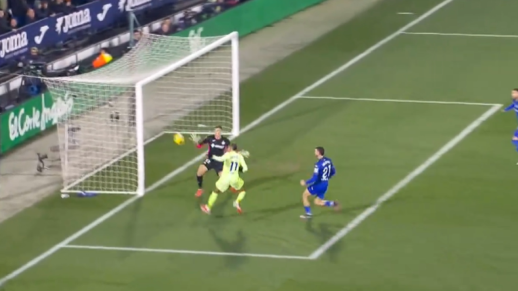 Ocasión muy clara de Raphinha fallada contra el Getafe