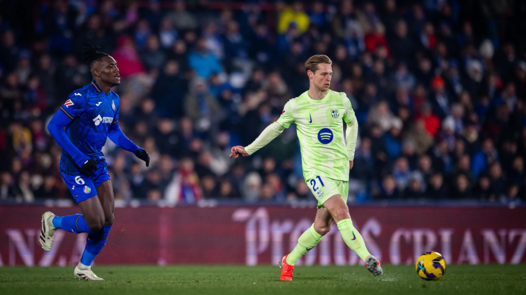 Frenkie de Jong durante el Getafe-Barça de Liga