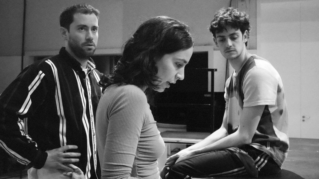 Oriol Puig Grau en un ensayo de 'Massa brillant'