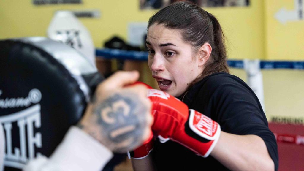 Tania Álvarez, boxejadora espanyola al gimnàs durant un entrenament