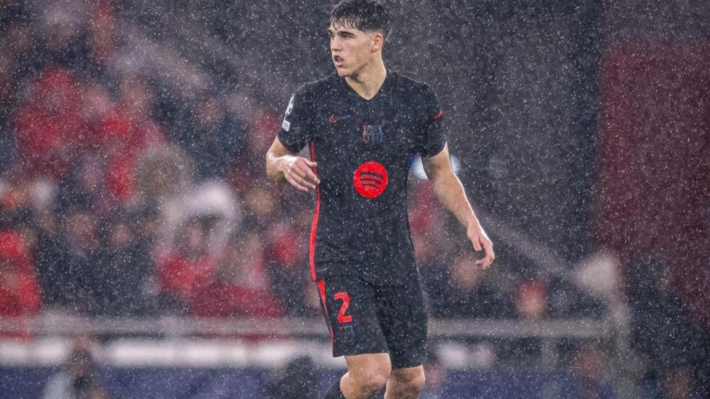 Pau Cubarsí durante el Benfica-Barça de Champions