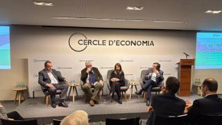 Albert Sáez (El Periódico), Antonio Balmón, Meritxell Budó y Xavier Fonollosa, en el Círculo de Economía