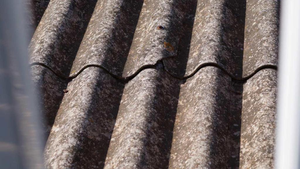 Teulada d'uralita en una imatge d'arxiu