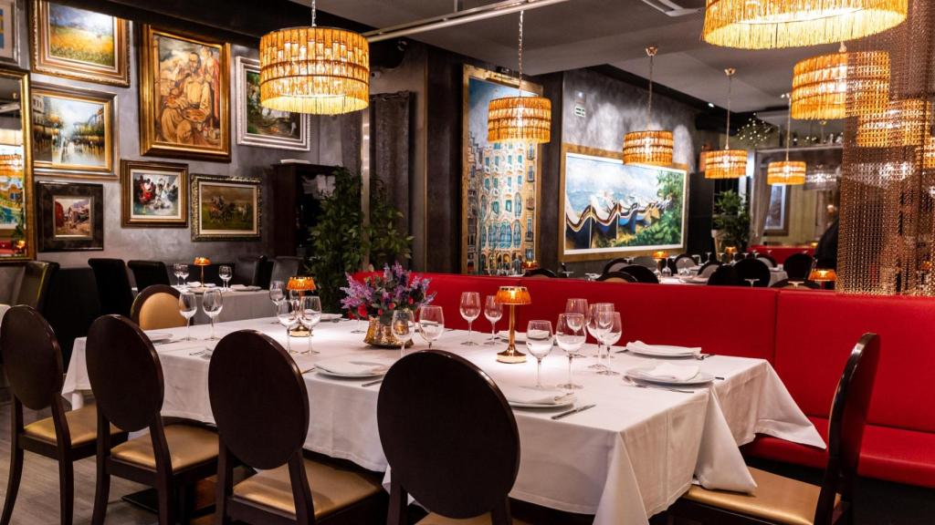 Salón del restaurante Gaudim en Barcelona