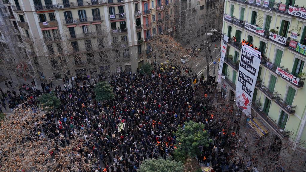 Concentració davant la Casa Orsola
