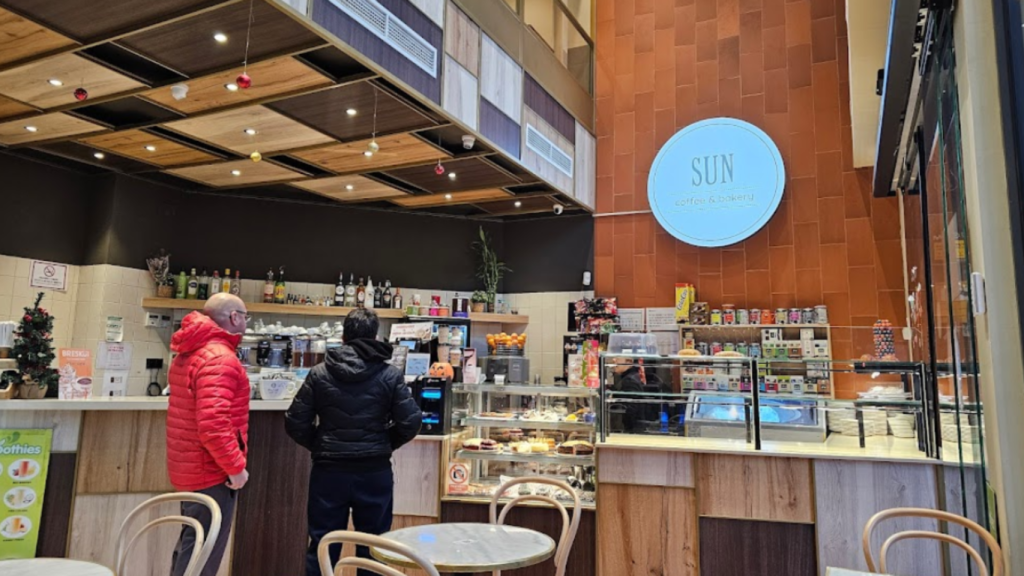 Interior del SUN de la cantonada entre els carrers de València i Rogent de Barcelona
