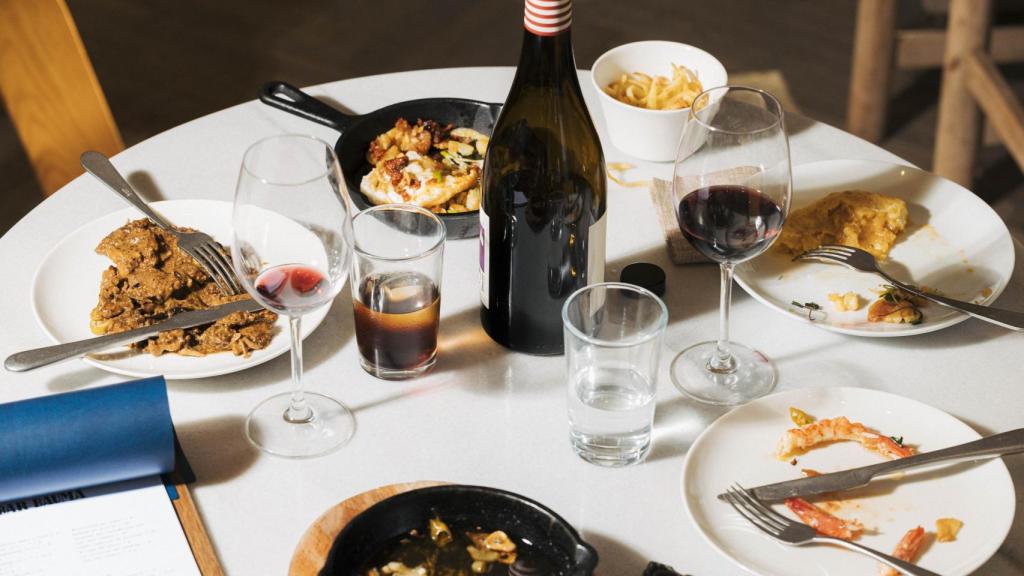 Plats del Bar Bauma, obert a l'Eixample des dels anys 40