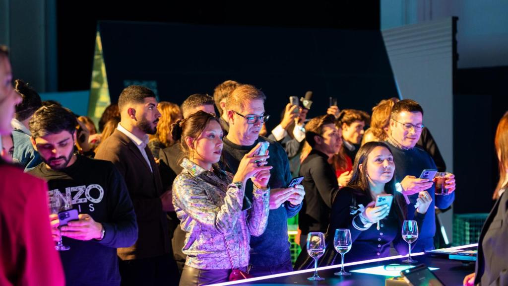 Los miembros del CLUB IQOS pudieron disfrutar de una brilante actuación del DJ Steve Aoki