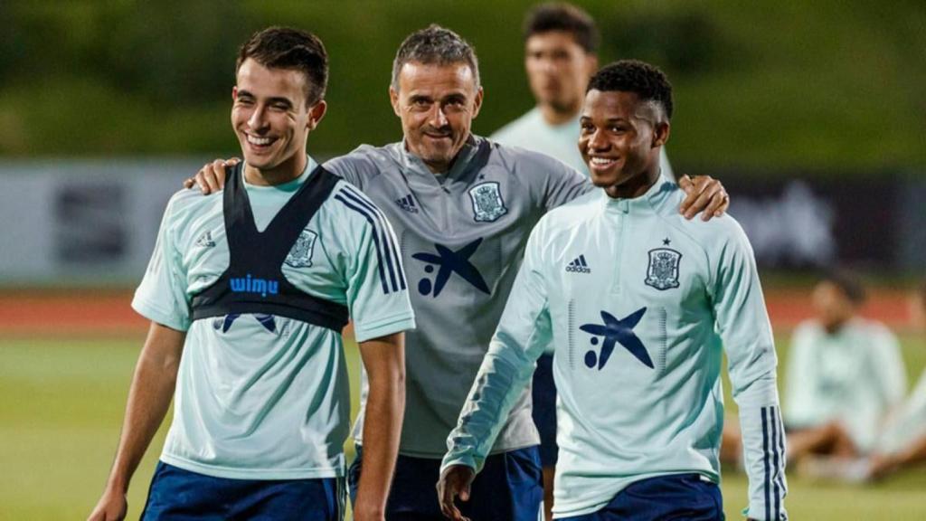 Ansu Fati y Éric García con Luis Enrique en la selección española