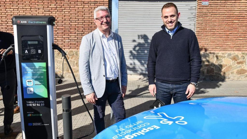 Eduard Sanz, alcalde de Esplugues  con Carlos Cordón, vicepresidente de Movilidad del Área Metropolitana de Barcelona (AMB)