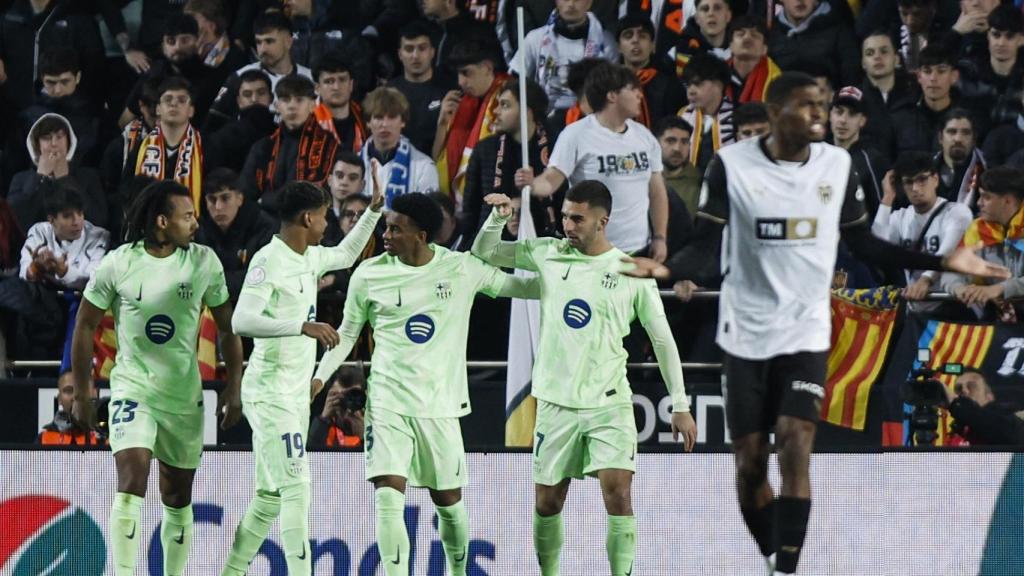 El Barça celebra su primer tanto contra el Valencia en los cuartos de Copa del Rey