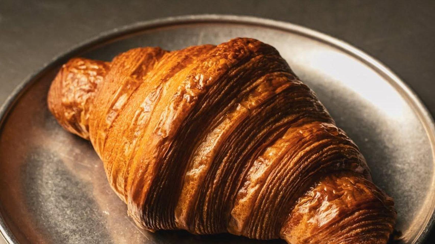 Es única en Barcelona: la pastelería de calle París que usa una fórmula de éxito para postres