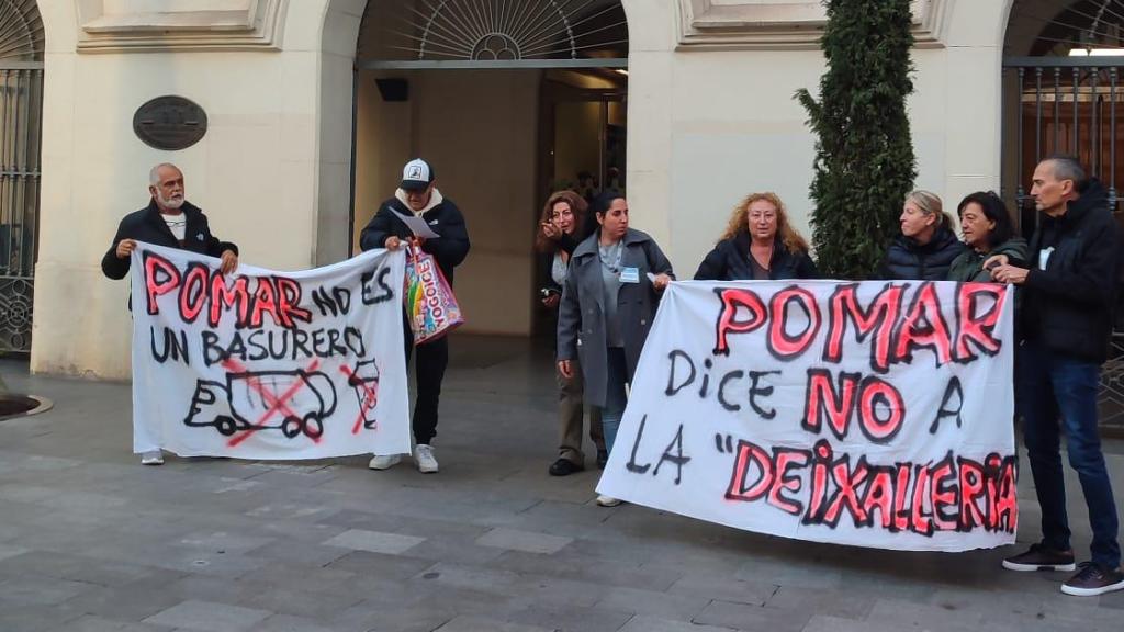 Vecinos de Pomar se manifiestan en Badalona