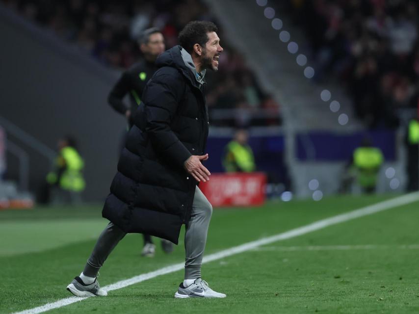 Cholo Simeone reacciona durante el partido del Atlético de Madrid contra el Getafe
