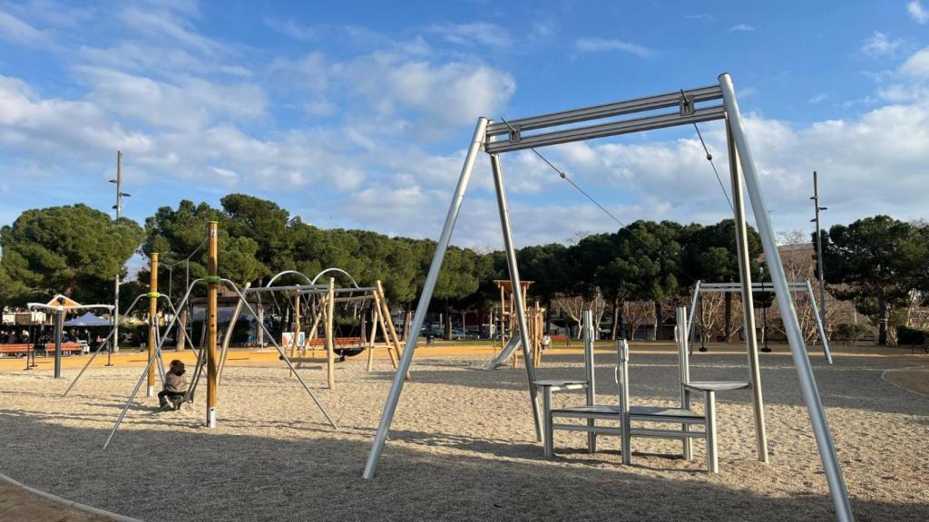Badalona estrena un nou parc infantil i juvenil de 500 metres quadrats