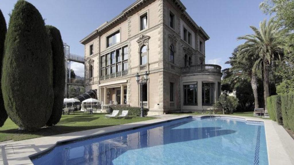 Zona exterior del gimnasio Metropolitan Iradier