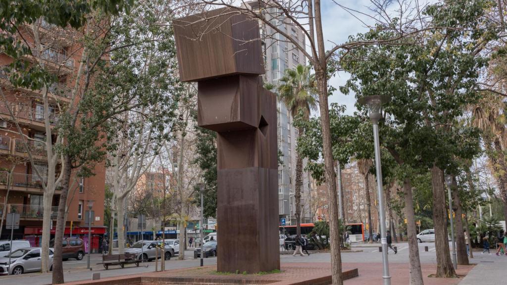 La Verneda esconde una enorme figura de acero de los Juegos Olímpicos