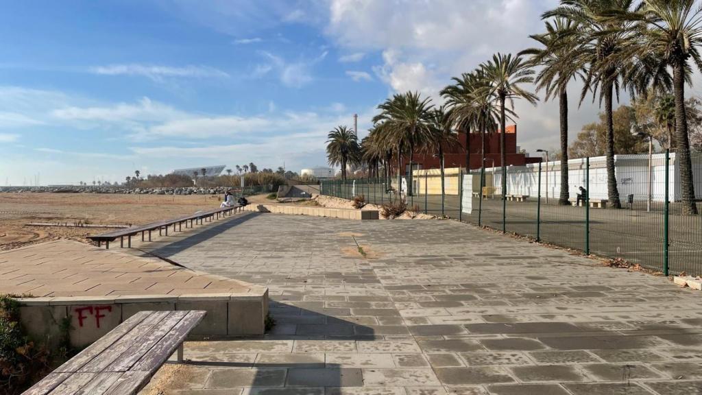 Trabajos de reacondicionamiento de la playa del Litoral de Sant Adrià