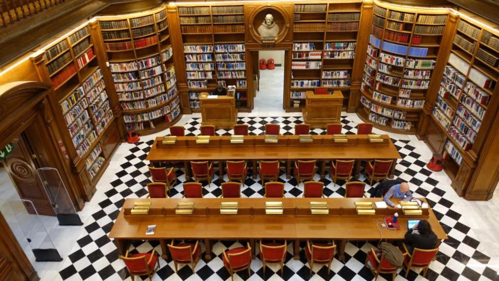Biblioteca del Palauet Casades