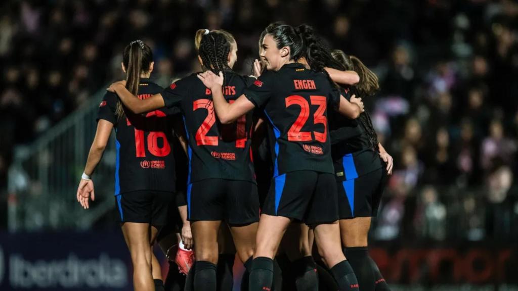El Barça Femenino festeja el triunfo contra el Madrid en la Copa de la Reina