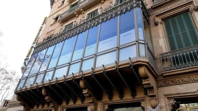 Casa Bosch i Alsina, construida en 1892 en la plaza Catalunya de Barcelona