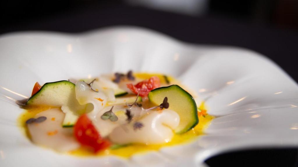 Carpaccio de vieiras del restaurante Tritón