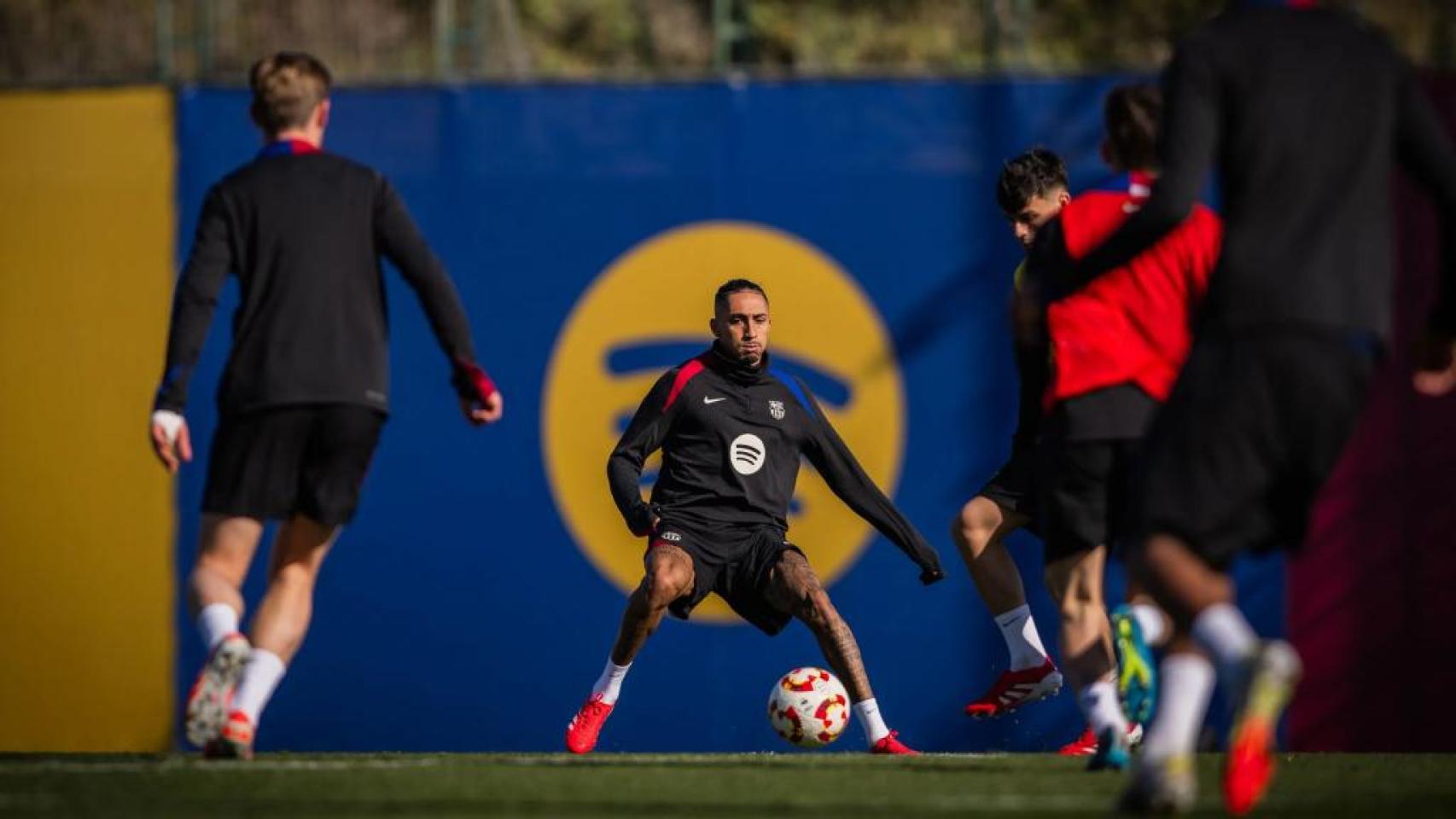Los jugadores del Barça se preparan para un partido de Liga