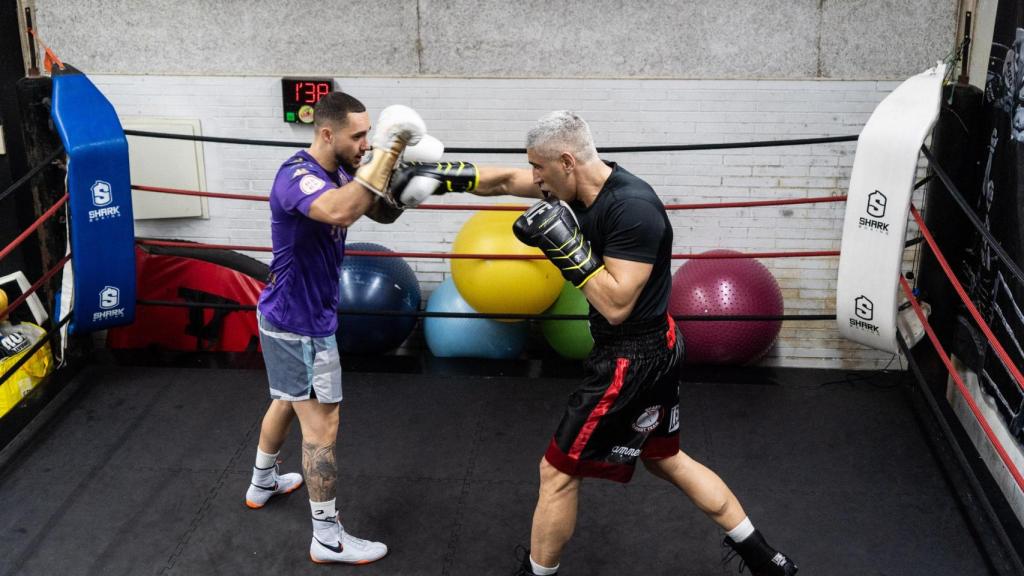 El boxeador César Córdoba durante su entrevista con Metrópoli