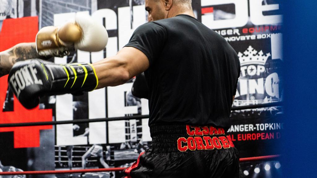 El boxeador César Córdoba durante su entrevista con Metrópoli