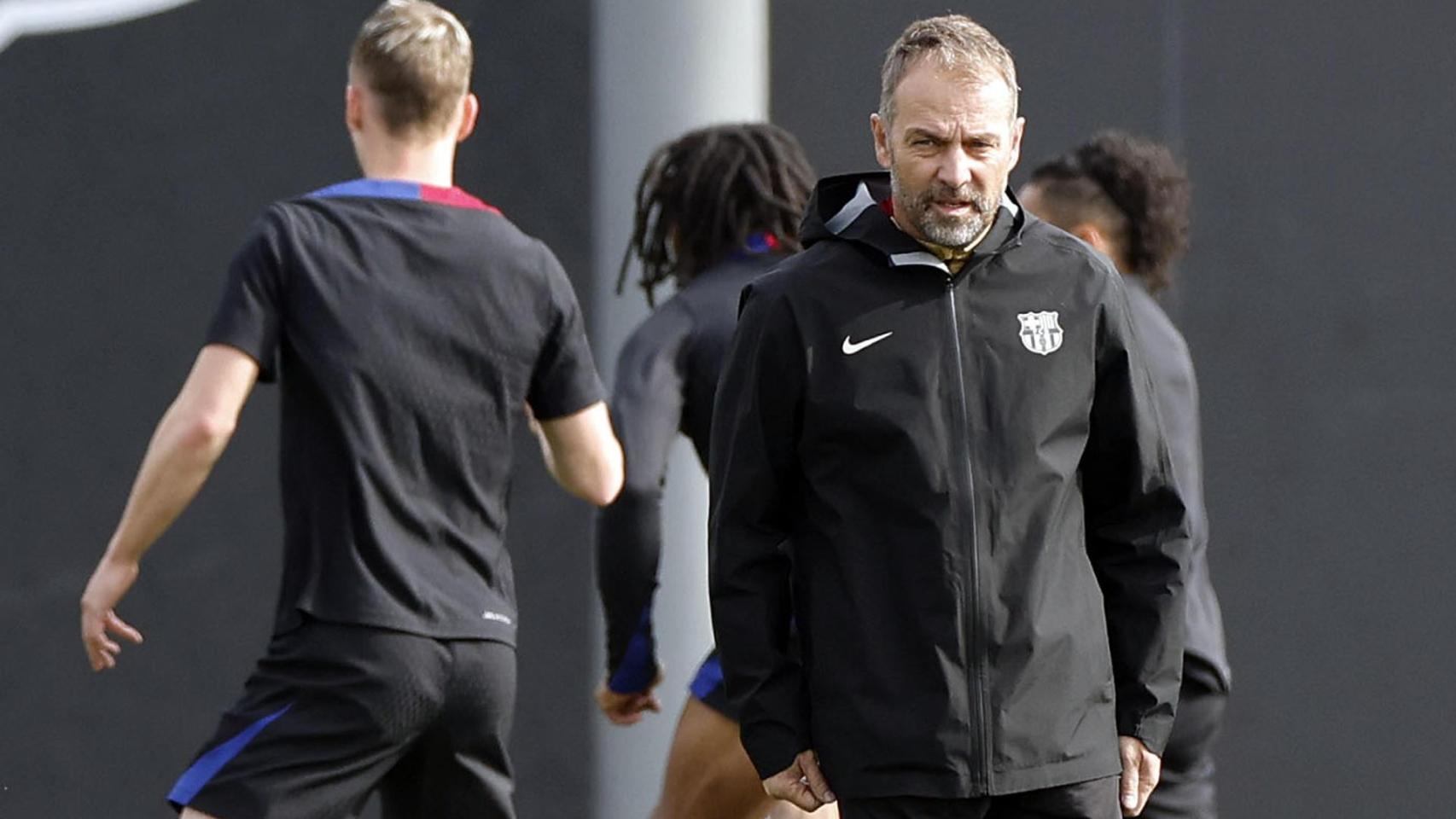 Hansi Flick, en el entrenamiento del Barça previo al partido contra el Rayo