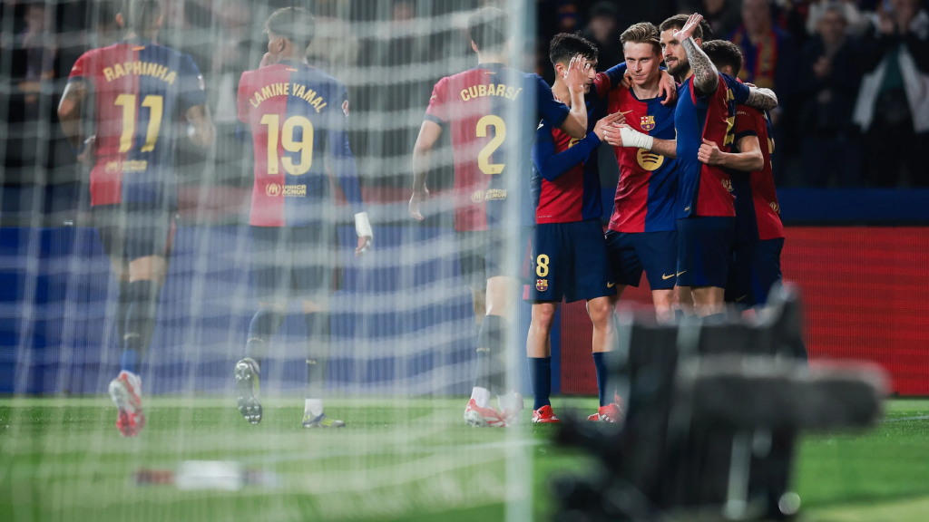 El Barça celebra el gol de Lewandowski contra el Rayo