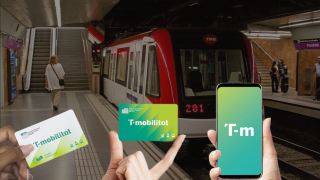 Los tres soportes distintos de la T-Mobilitat del metro de Barcelona