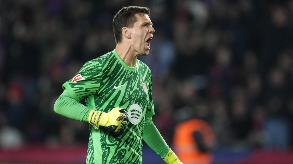 Wojciech Szczesny celebra una parada en el Barça-Rayo de Liga