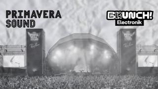 Un escenario del Primavera Sound y los logos de este festiVal y el Brunch Electrònik