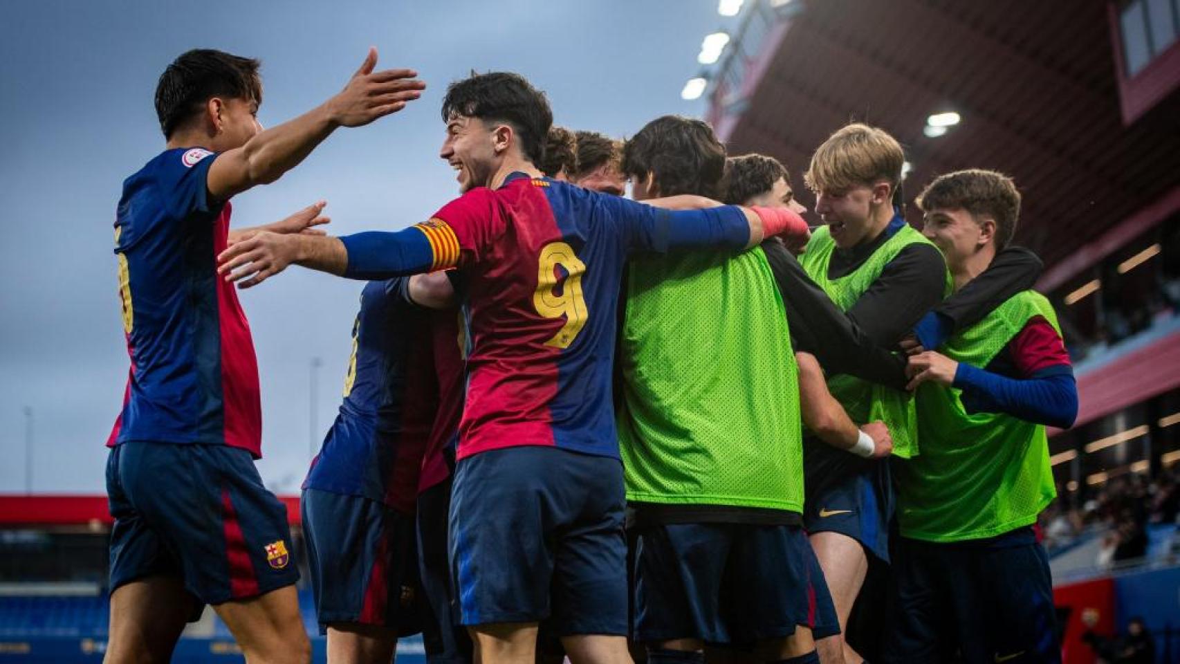 La euforia de los futbolistas del Juvenil A del Barça tras ganar al Athletic Club