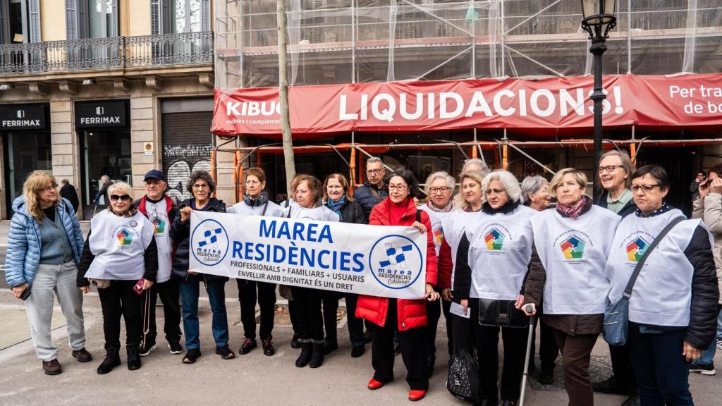 Concentración frente a la residencia Tàber
