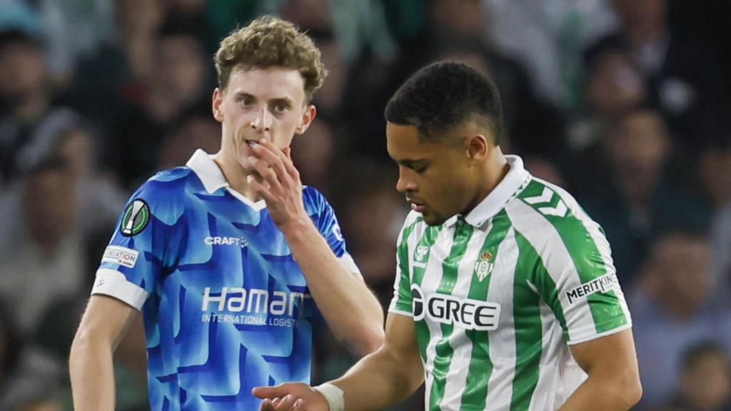 La frustración de Vitor Roque tras salir expulsado contra el Gent