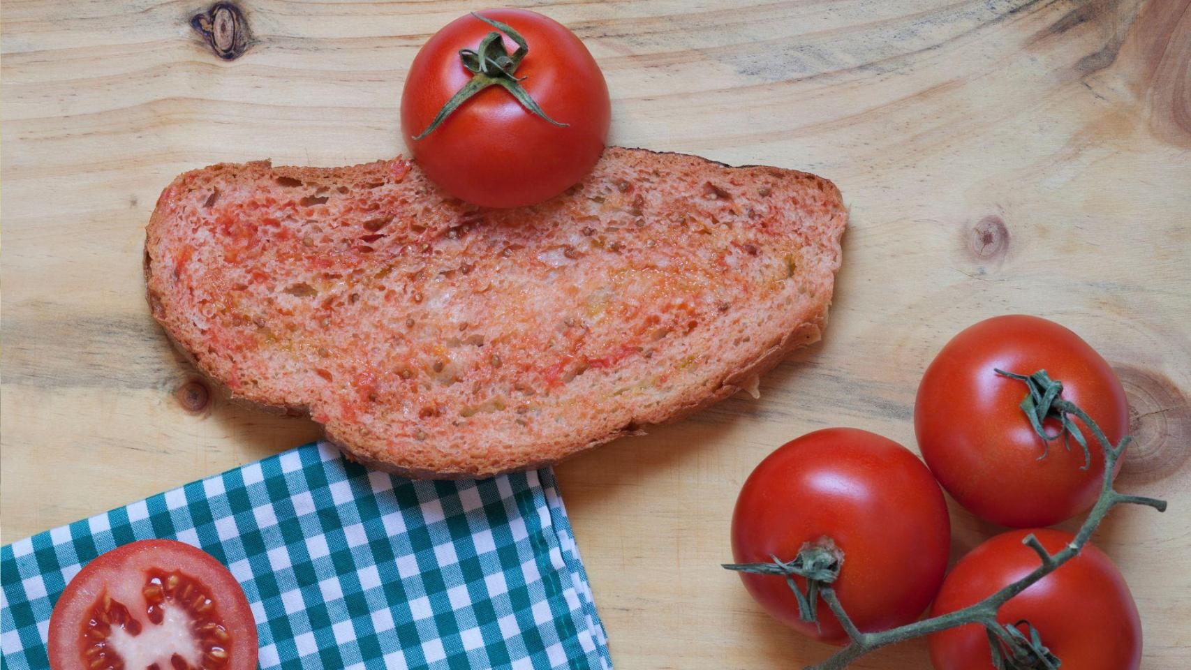 Pan con tomate