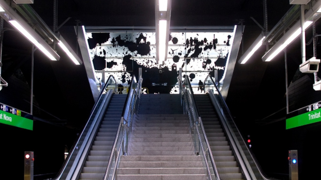 Mural de Antonio Ortega en la estación de Trinitat Nova