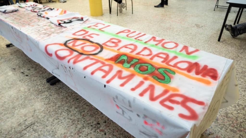 Pancartas hechas por los vecinos de Pomar