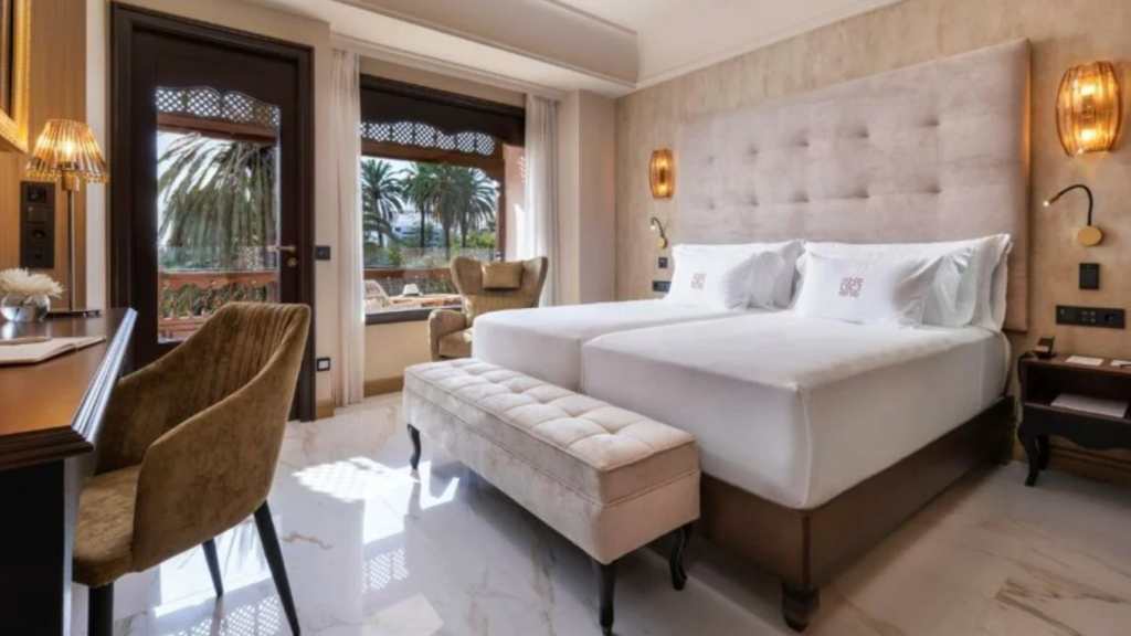 Una de las habitaciones exclusivas del Hotel Santa Catalina, alojamiento de los jugadores del Barça en Las Palmas
