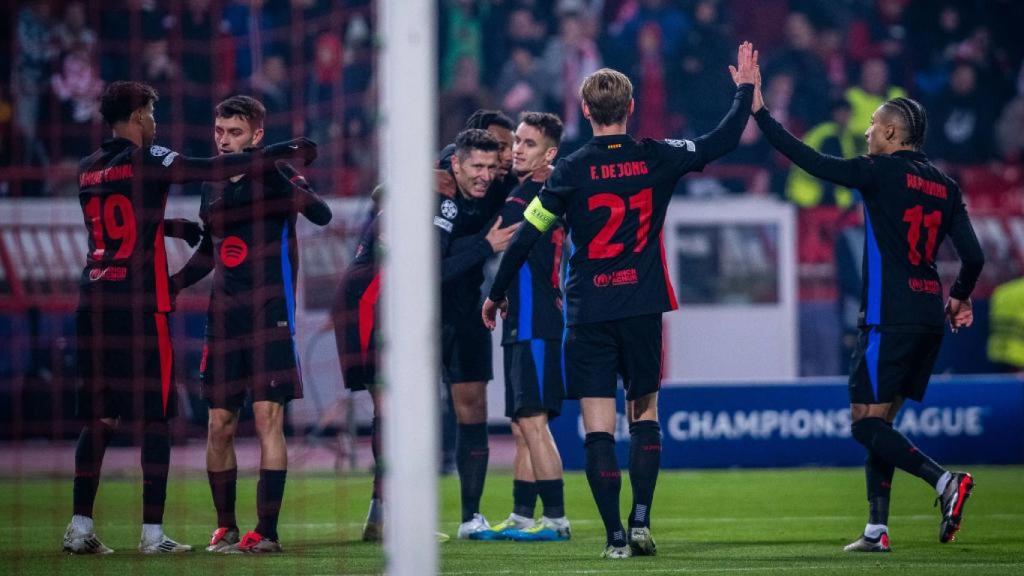 Los jugadores del Barça celebran la victoria contra el Estrella Roja en Belgrado