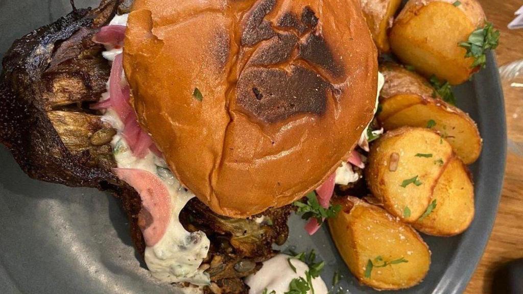 Hamburguesa amb albergínia del restaurant Botànic de Gràcia