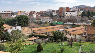 Vistas del barrio de la Clota, que surgió de una masía y conserva su esencia rural