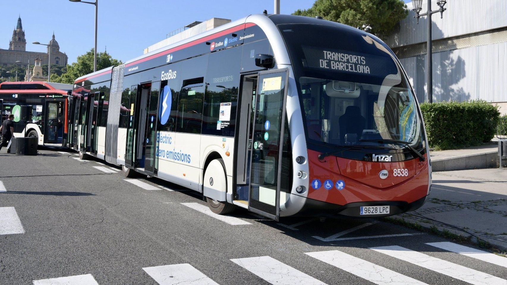 TMB reforça la seva flota amb 19 nous autobusos elèctrics