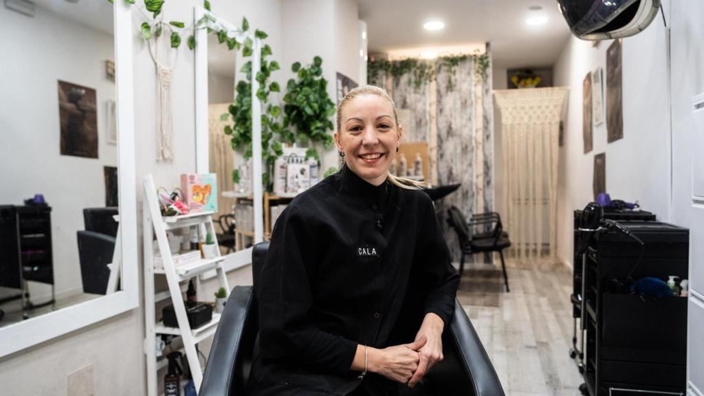 Carolina, la propietària de Cala Estilista a Santa Coloma