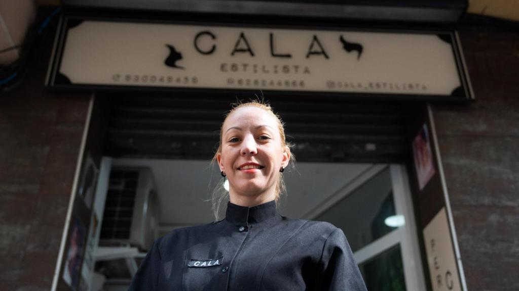 Carolina, la propietaria de Cala Estilista en Santa Coloma