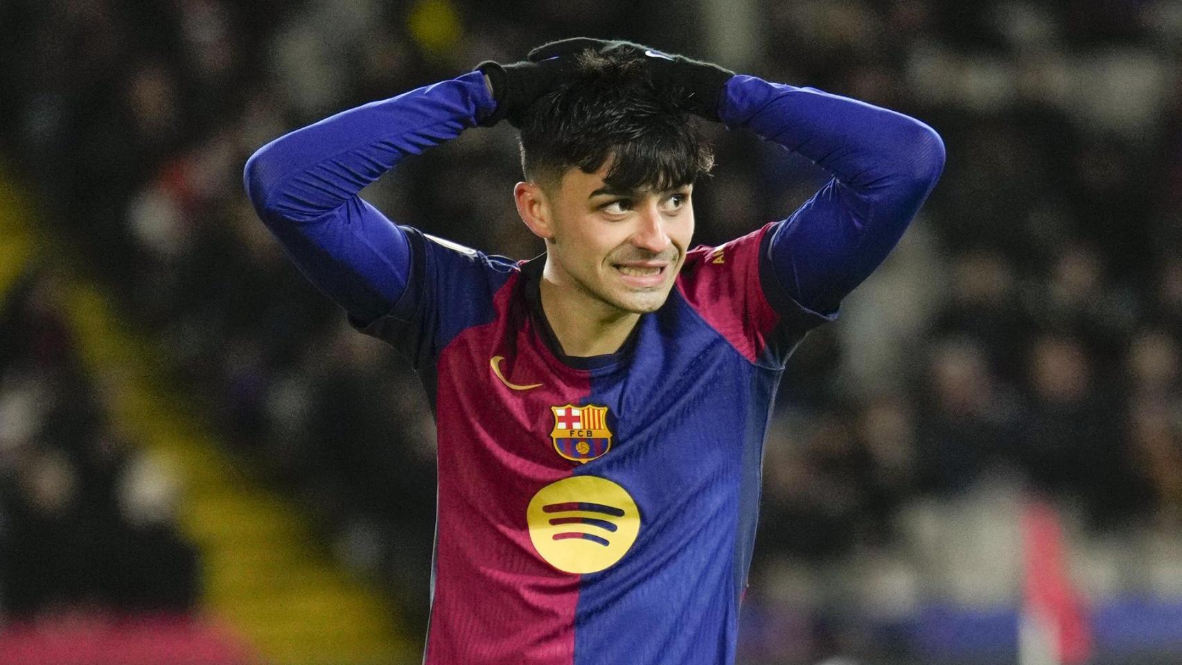 Pedri, durante el Barça-Atlético en Montjuïc