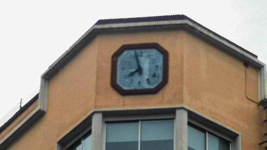 El reloj de la Ferretería de el Poblenou